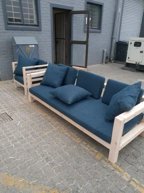 Outdoor lounge suite