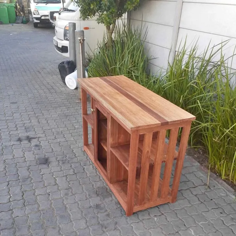 Meranti vanity